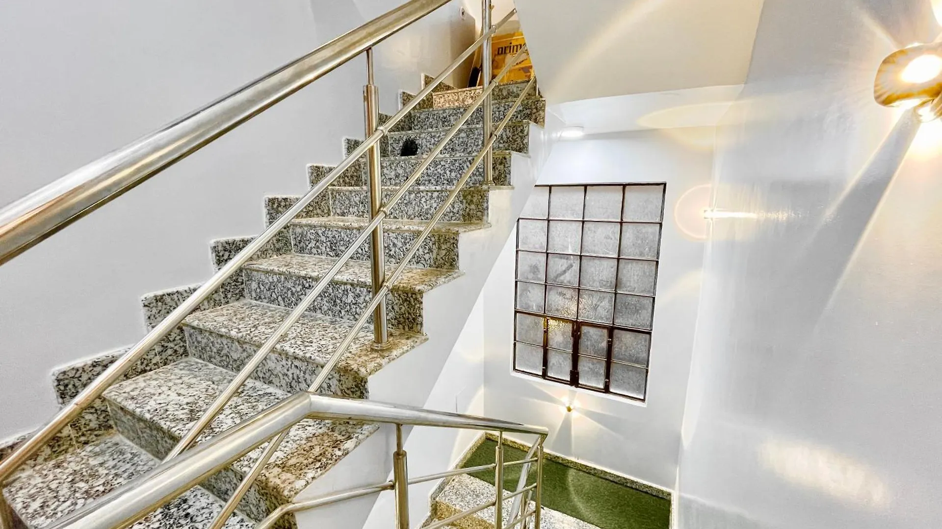 Hotel The Banaras Stay ! Varanasi होटल द बनारस स्टे, பனாரஸ் தங்கும் ஹோட்டல்F, Air-Conditioned Hotel With Off Site Parking Availability, Near Kashi Vishwanath Temple, And Ganga Ghat