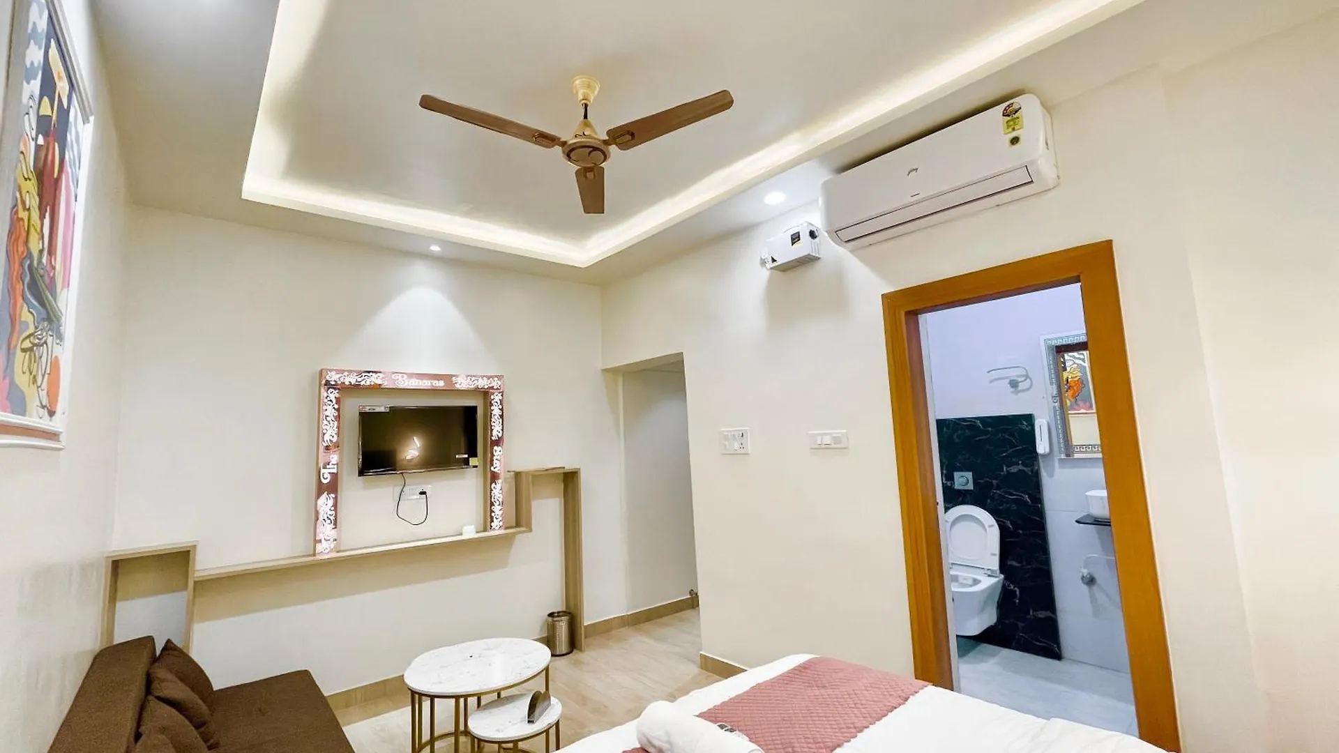 Hotel The Banaras Stay ! Varanasi होटल द बनारस स्टे, பனாரஸ் தங்கும் ஹோட்டல்F, Air-Conditioned Hotel With Off Site Parking Availability, Near Kashi Vishwanath Temple, And Ganga Ghat